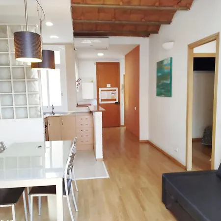 Three Bedrooms Bright Center *
