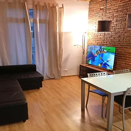 Three Bedrooms Bright Center Apartment Barcelona