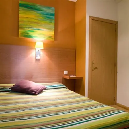 Three Bedrooms Bright Center