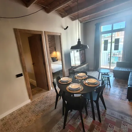 Two Bedrooms Bright Center