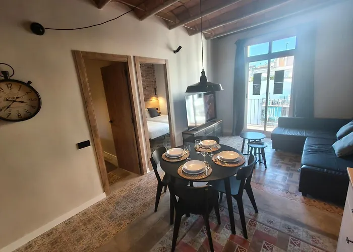 Two Bedrooms Bright Center